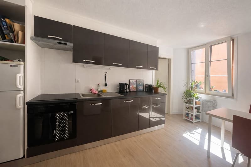 TO SNAP UP: Charming studio in the heart of Martigny (2)