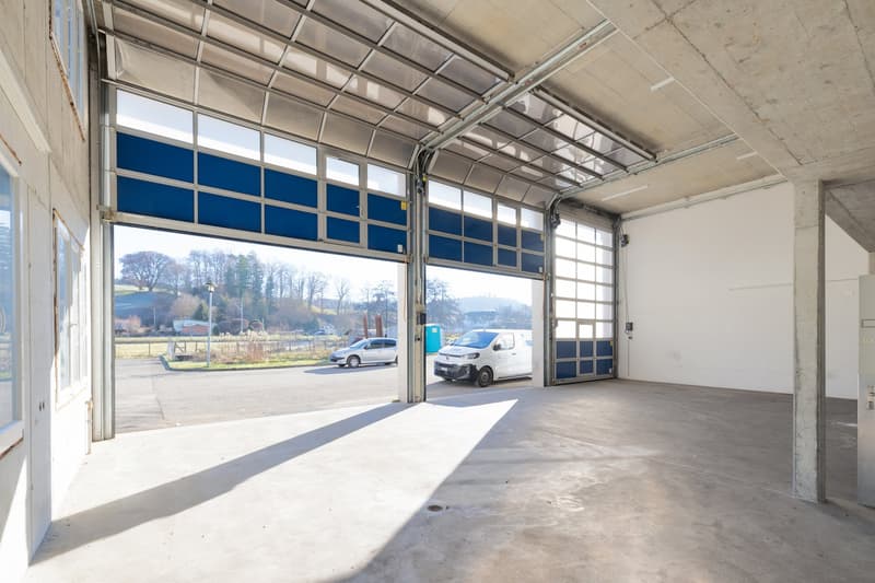 Geräumige Autowerkstatt in Lotzwil zu vermieten (2)