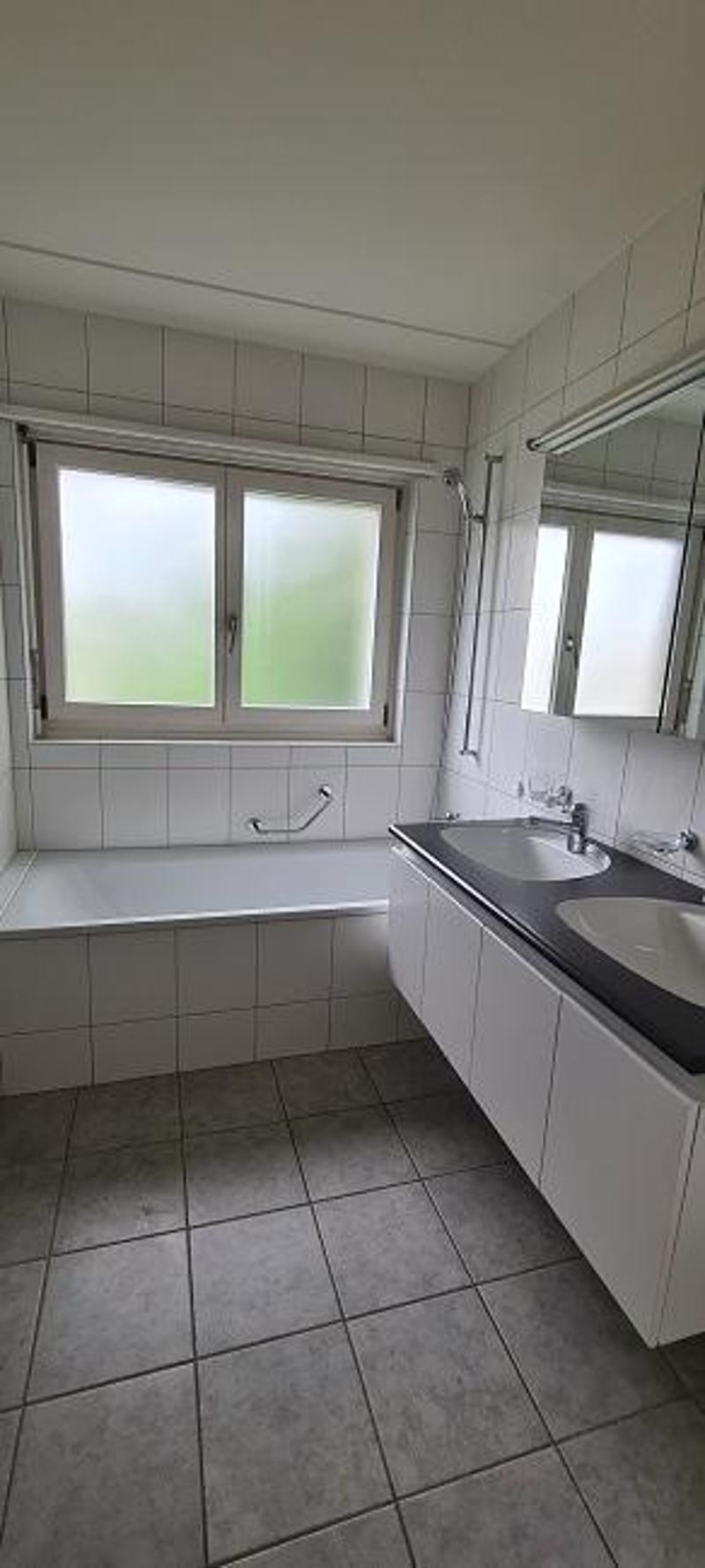 Ampio appartamento con vista sul Gurten (3)