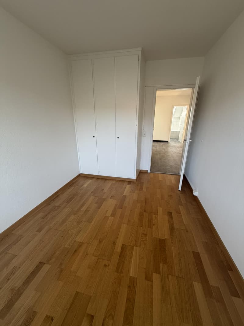 Helle 4-Zimmer-Wohnung mit Balkon und Weitsicht bis zu den Alpen (8)