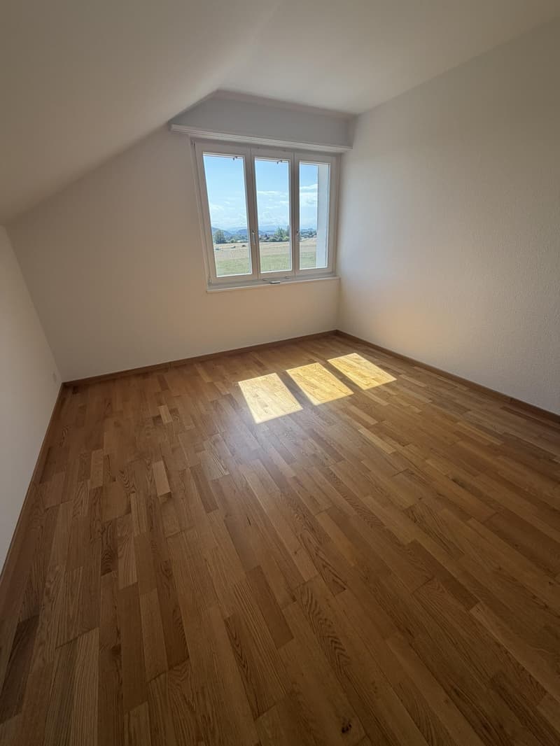 Helle 4-Zimmer-Wohnung mit Balkon und Weitsicht bis zu den Alpen (6)