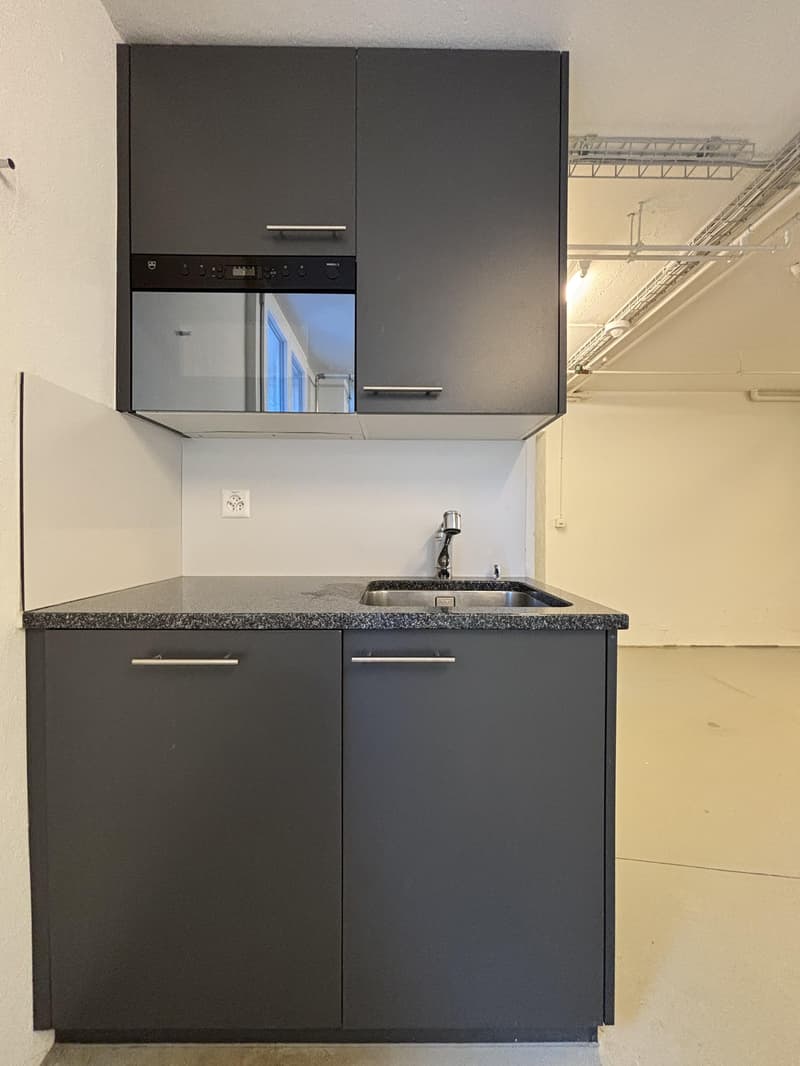 Versatile commercial space with 132 m² (4)