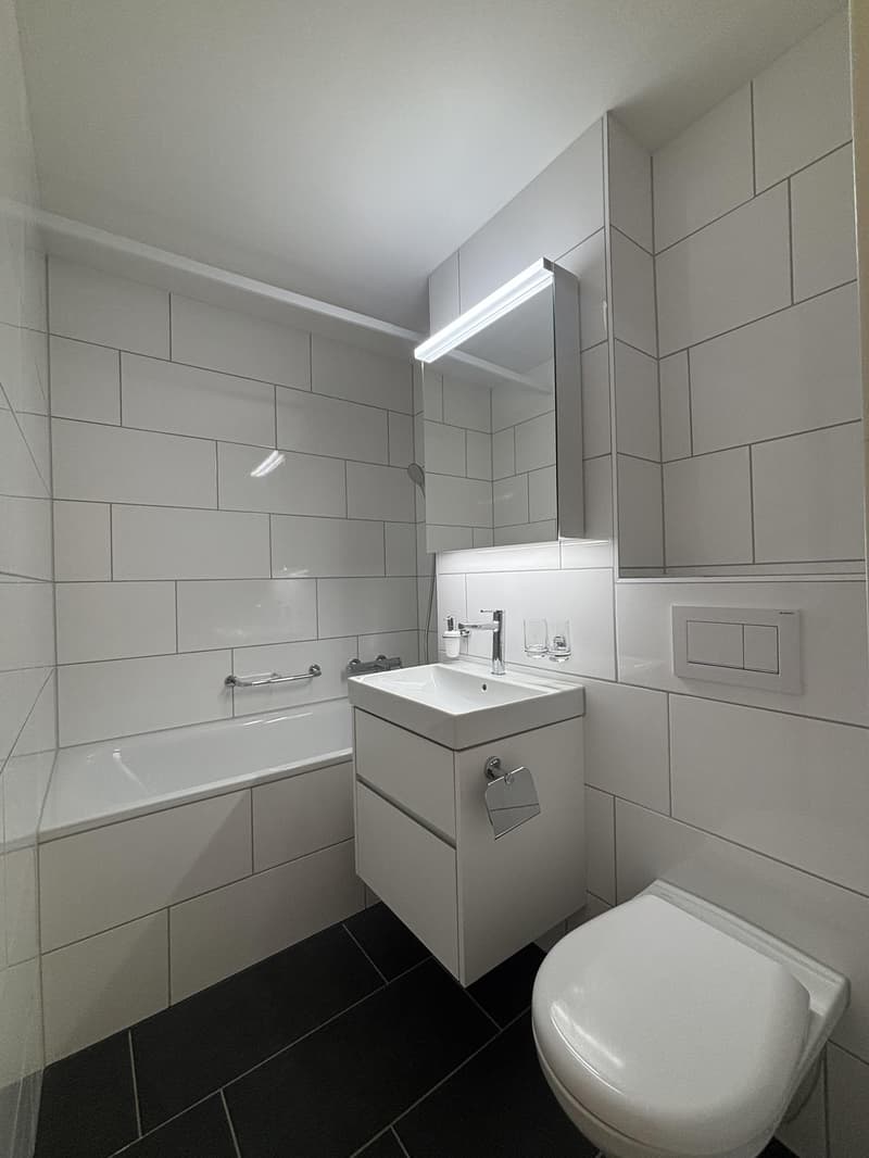Wunderschöne, frisch Sanierte 4-Zimmerwohnung in Ittigen (4)