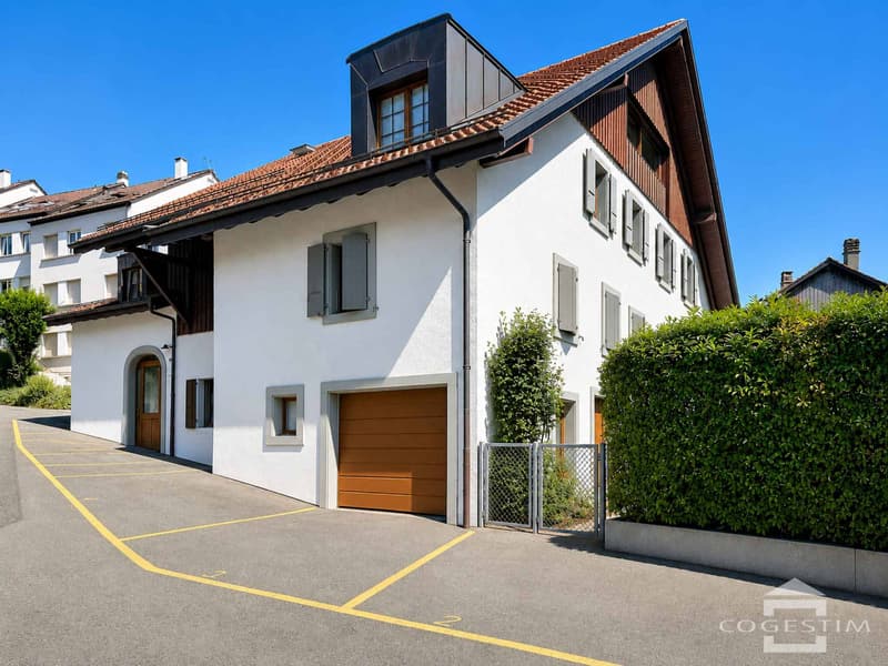 Geräumiges Duplex mit 5.5 Zimmern, Terrasse und Blick auf den Genfersee (1)