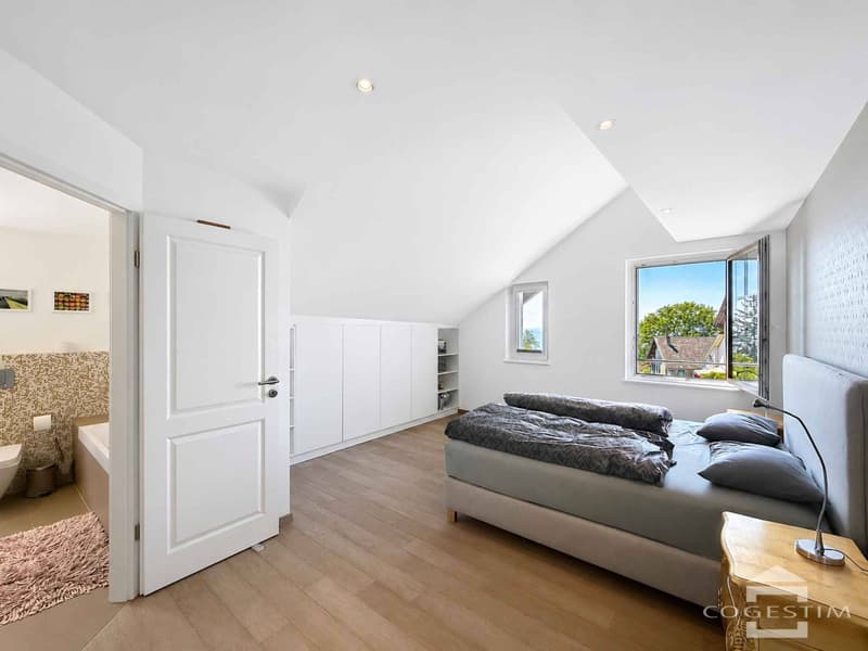 Geräumiges Duplex mit 5.5 Zimmern, Terrasse und Blick auf den Genfersee (5)