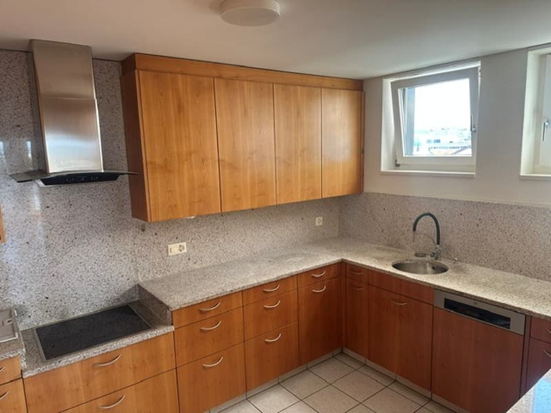 Attraktive 5.5-Zimmer-Attikawohnung an der Bahnhofstrasse in Baar (7)