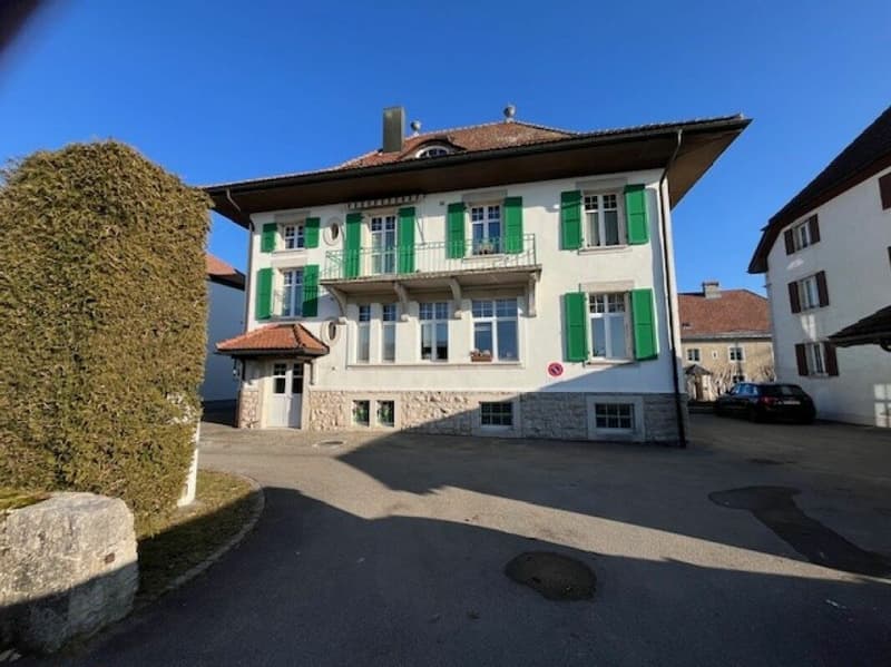 Renditeobjekt in Les Bois JU! Renoviertes Patrizierhaus - Mehrfamilien- oder Generationenhaus - voll vermietet! (4)