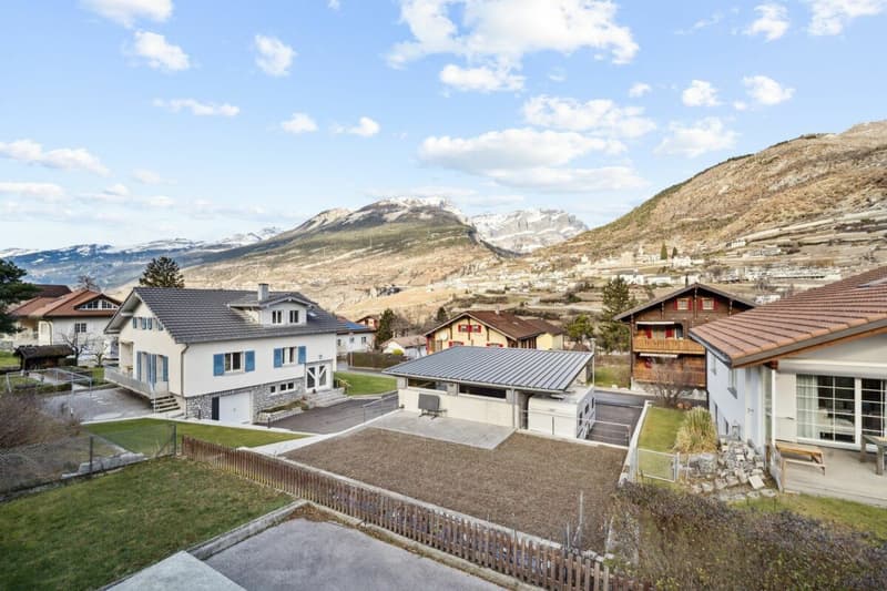 Double-family house with great (expansion) potential in a sunny location in Leuk (14)