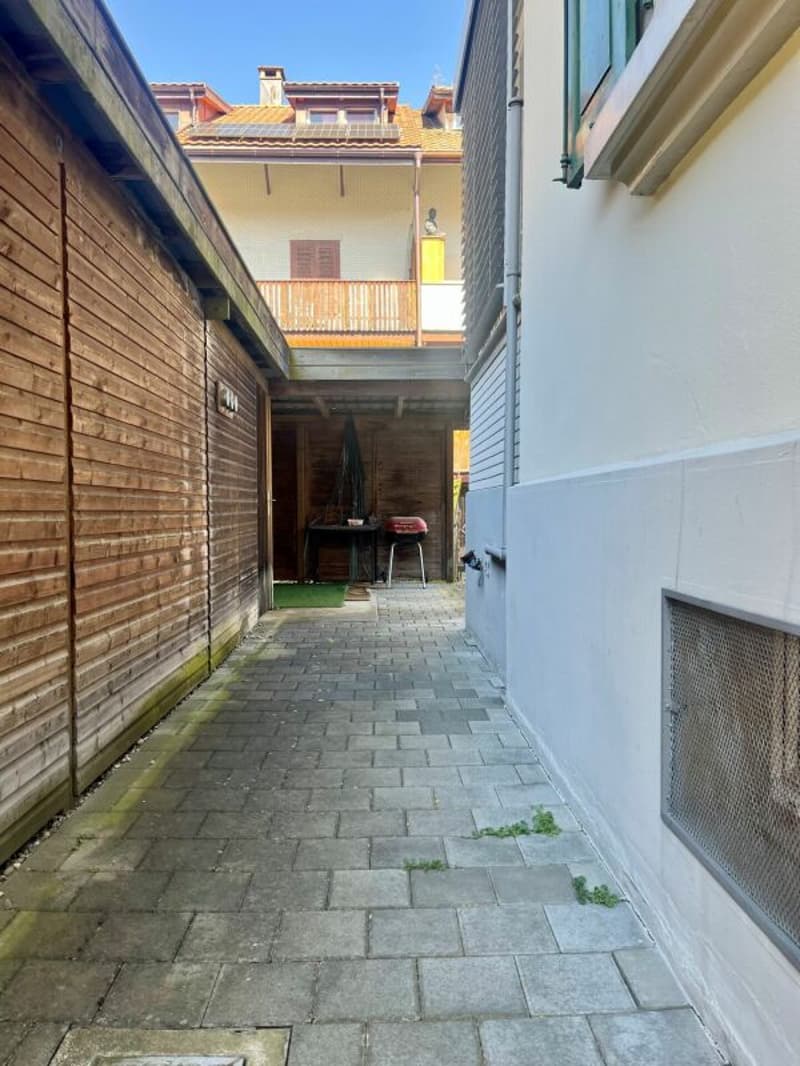 Historic multi-family house with three residential units in Burgdorf (14)