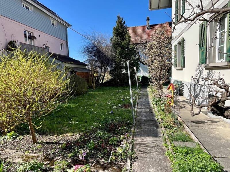 Historic multi-family house with three residential units in Burgdorf (9)