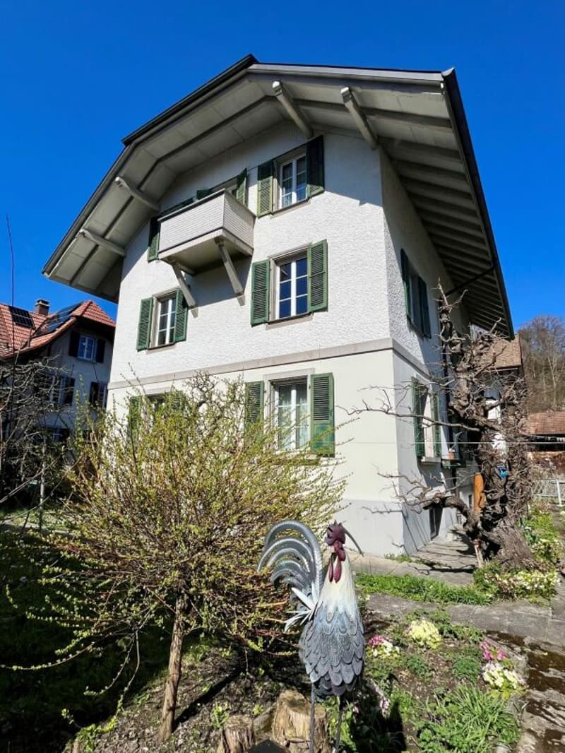 Historic multi-family house with three residential units in Burgdorf (4)