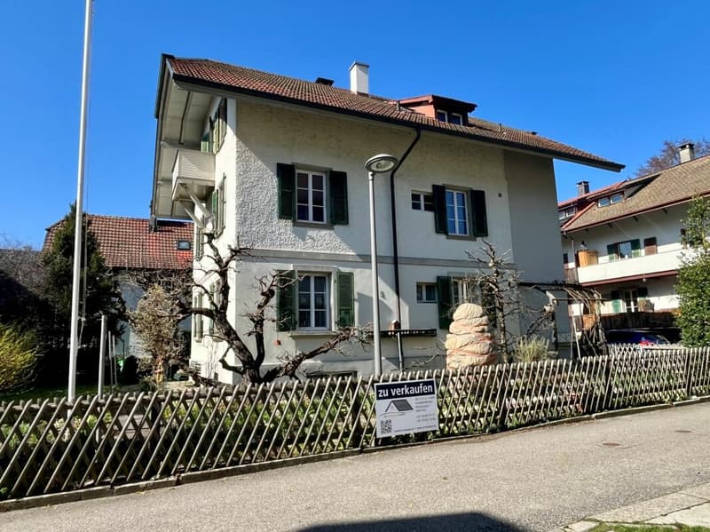 Historic multi-family house with three residential units in Burgdorf (1)