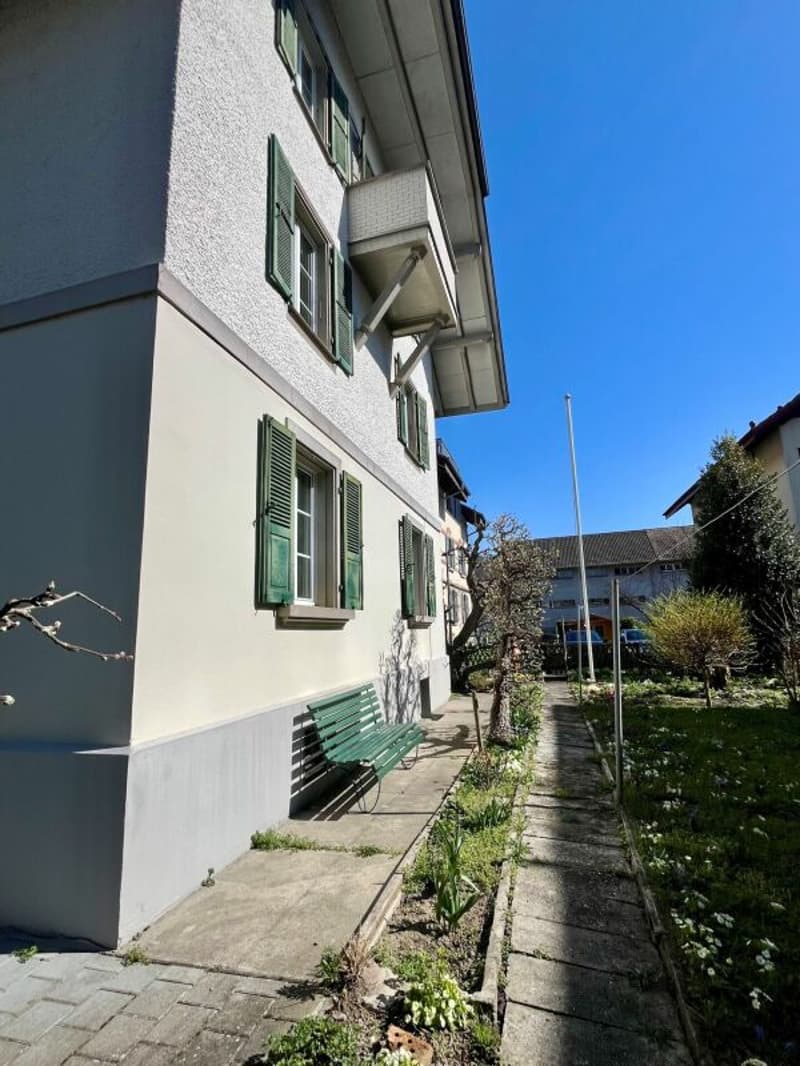 Historic multi-family house with three residential units in Burgdorf (5)