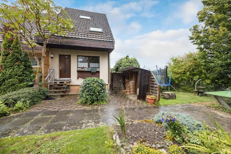 Special semi-detached house in an idyllic location on a natural stream in Worben (2)