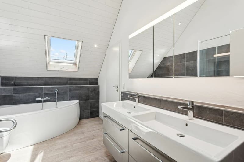 Gepflegtes Einfamilienhaus in ruhigem Wohnquartier in Gals BE (7)