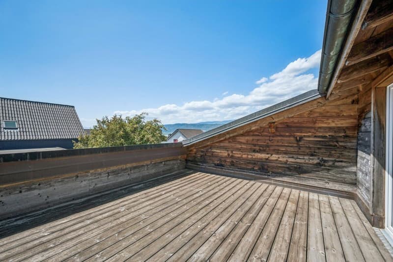 Attraktives 5,5-Zimmer Chalet in Mörigen BE mit Sicht auf den Bielersee (2)
