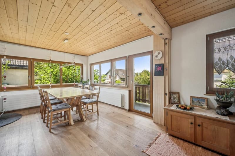 Attraktives 5,5-Zimmer Chalet in Mörigen BE mit Sicht auf den Bielersee (5)
