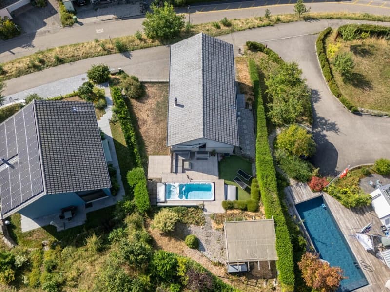 Luxuriöses Einfamilienhaus mit Pool und traumhafter Fernsicht in Roggwil BE (19)