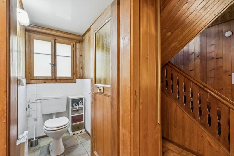 Grosses 7-Zimmer Chalet mit Einliegerwohnung und wunderbarer Weitsicht in Château-d'Oex VD (13)