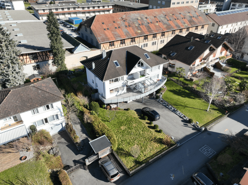 Spacious semi-detached house (7)