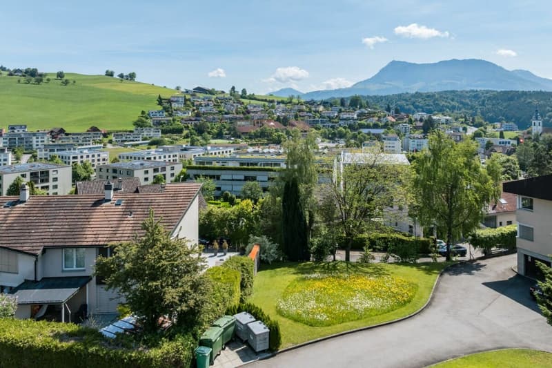 Quiet living in a house with a beautiful view (3)