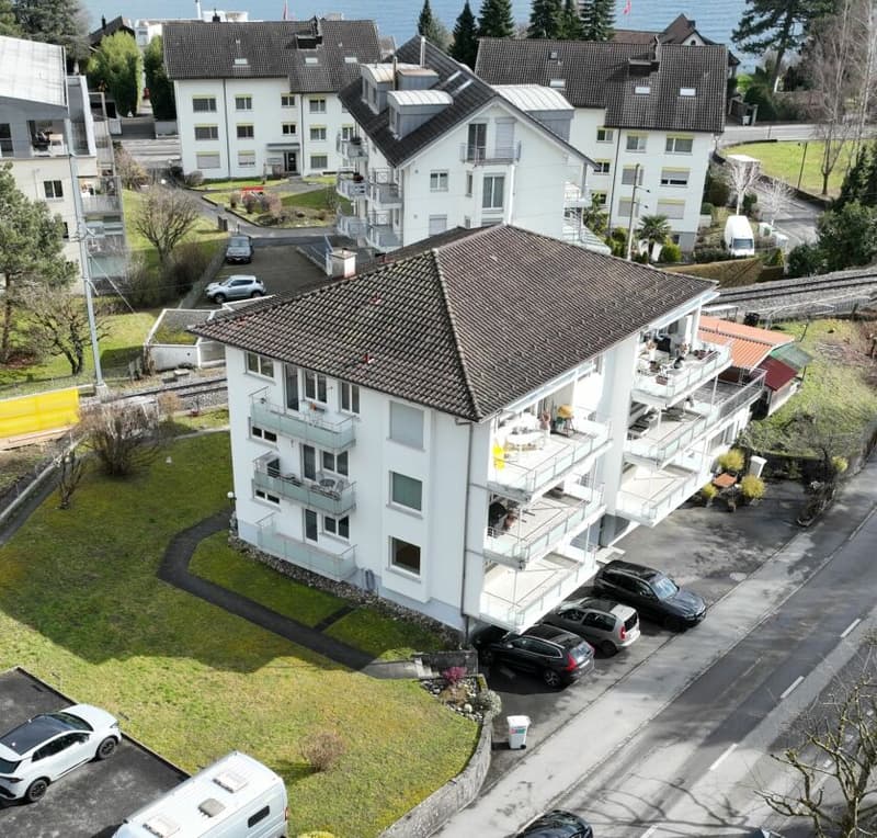 Befristet: Grosszügige 5.5-Zimmer Wohnung mit drei Balkonen und Garage (1)