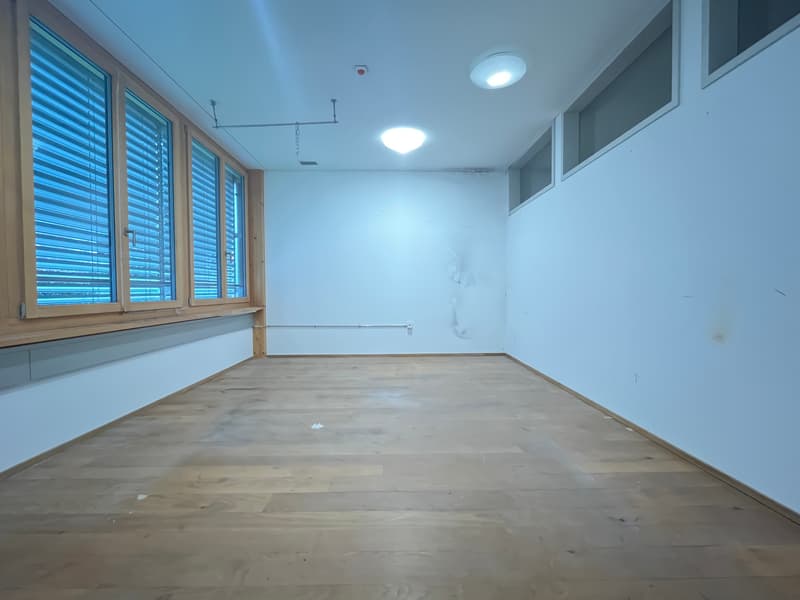 Practice/therapy rooms ideal for medical treatments (5)