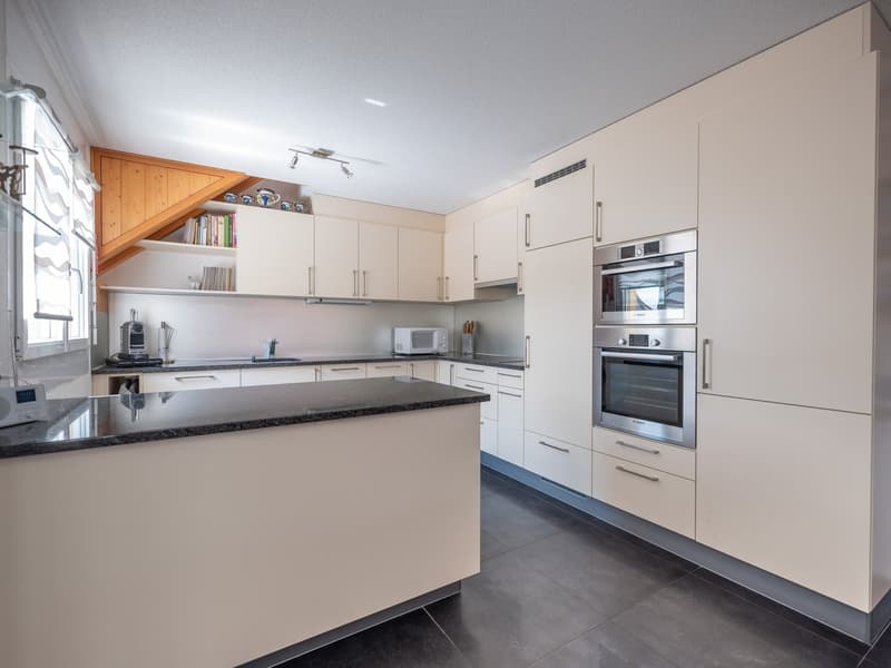 Appartement maisonnette moderne 4,5 pièces avec poêle suédois et grand balcon (6)