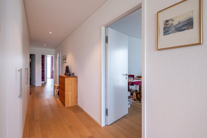 Appartamento di charme 4.5 locali a Vechigen – Moderno, luminoso e senza barriere (13)