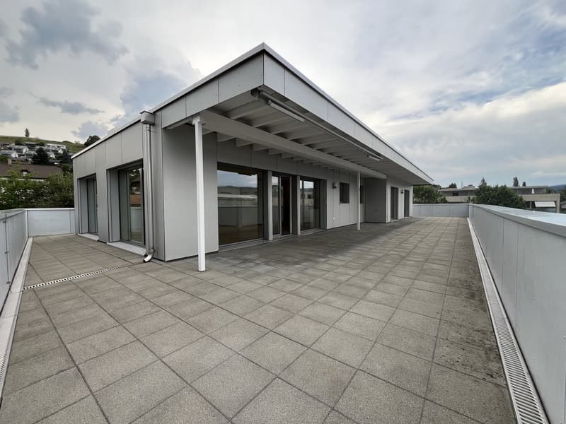 Moderne 5.5-Zimmer-Attika-Wohnung in Grosshöchstetten zu vermieten (1)
