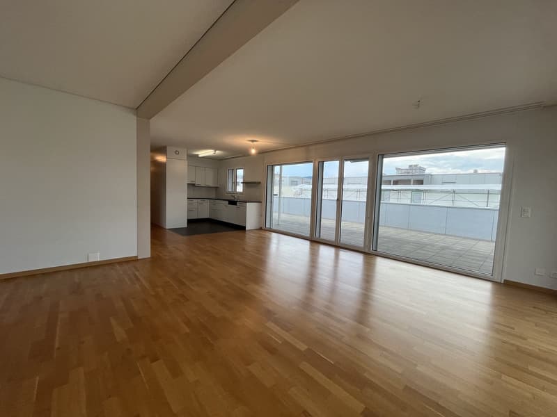 Moderne 5.5-Zimmer-Attika-Wohnung in Grosshöchstetten zu vermieten (3)