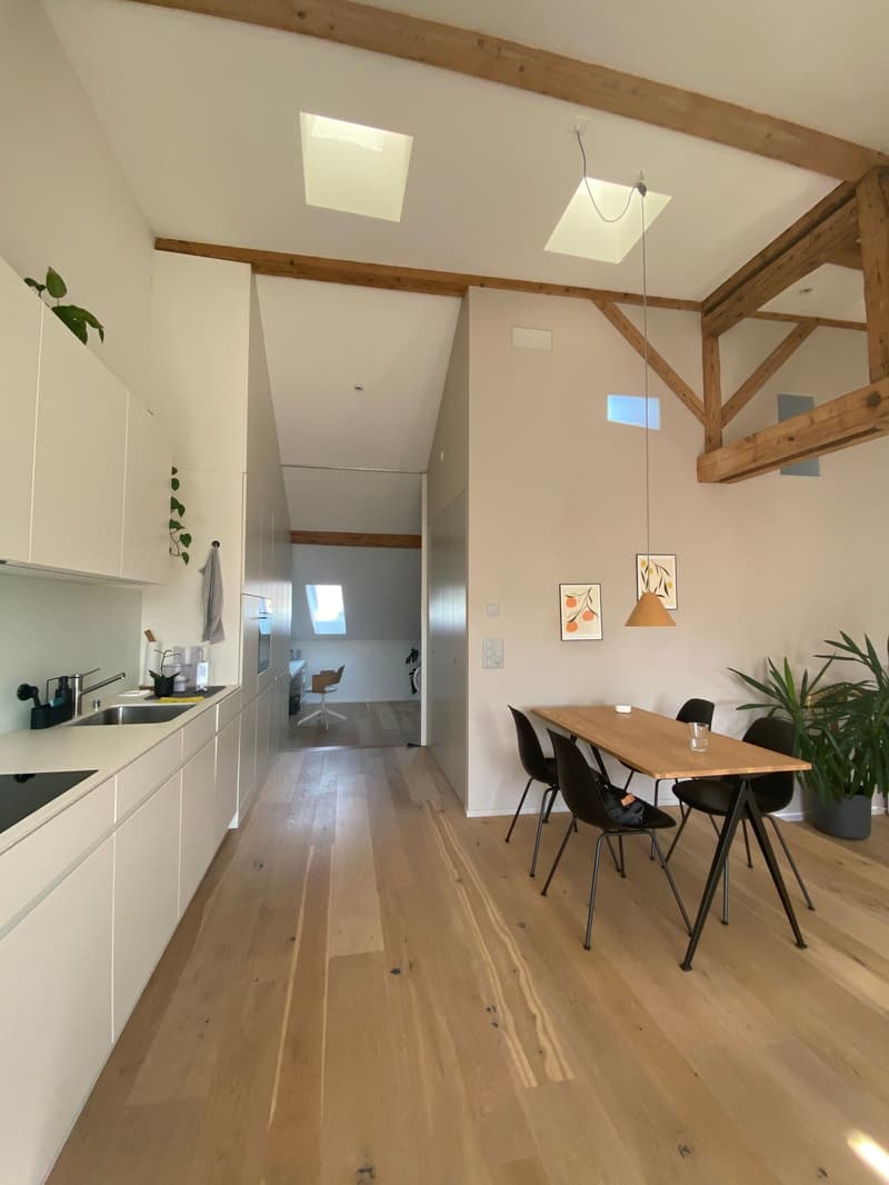 Charmante Dachwohnung mit Altbau-Charme im Herzen von Bern (4)