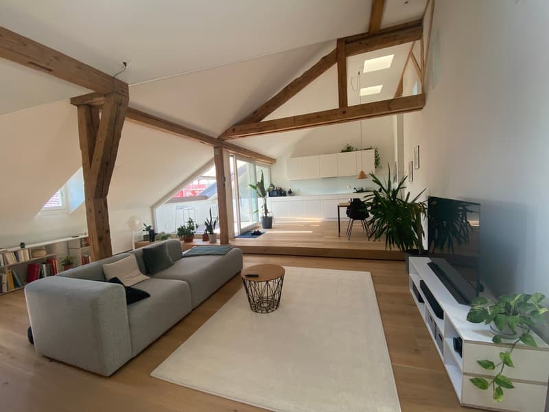 Charmante Dachwohnung mit Altbau-Charme im Herzen von Bern (1)