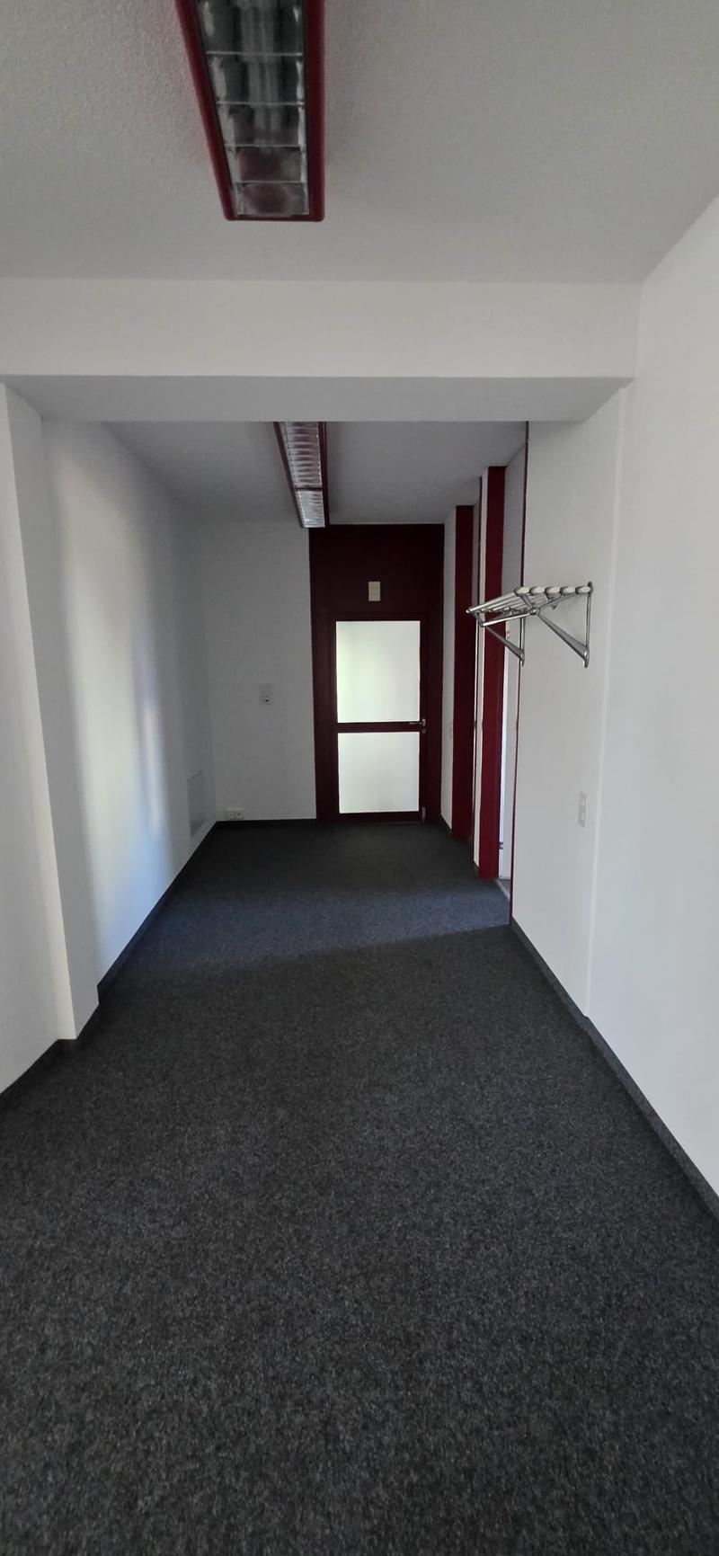 Commercial space in prime location (6)