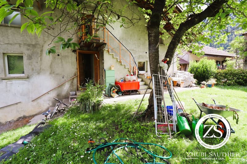 Einzelhaus mit Charakter in Chamoson – 6,5 Zimmer mit Aussicht und großem Grundstück (9)