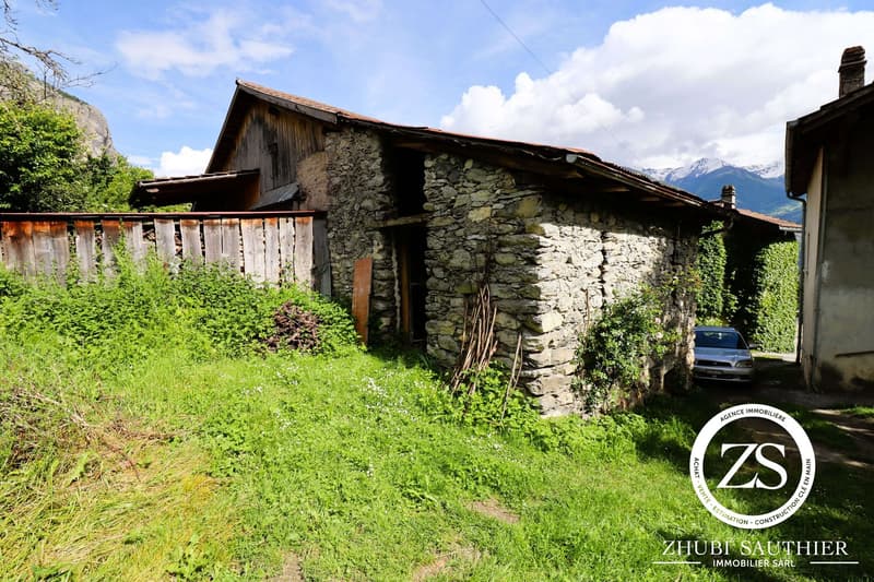 Einzelhaus mit Charakter in Chamoson – 6,5 Zimmer mit Aussicht und großem Grundstück (13)