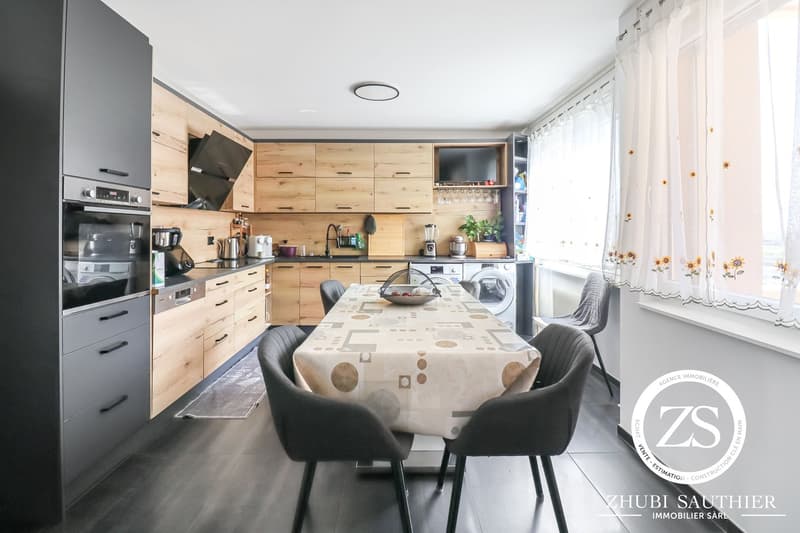 Vier-Zimmer-Wohnung renoviert in St-Pierre-de-Clages (1)