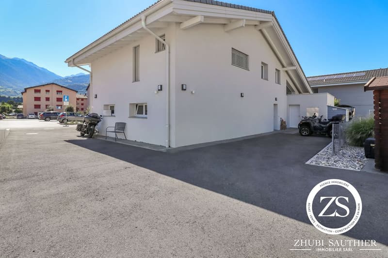 Villa familiale de 5.5 pièces avec garage double à Plan-Conthey (21)