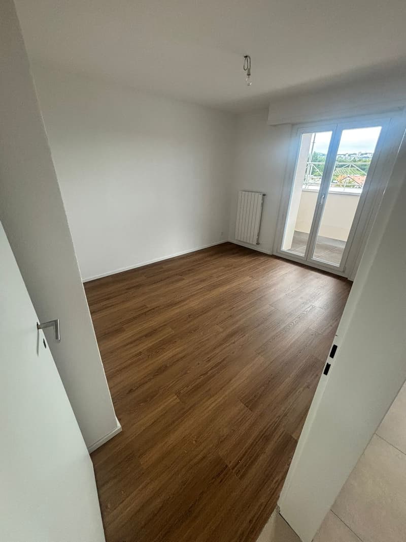 Charmant appartement en attique de 3.5 pièces à Chavannes-près-Renens (5)