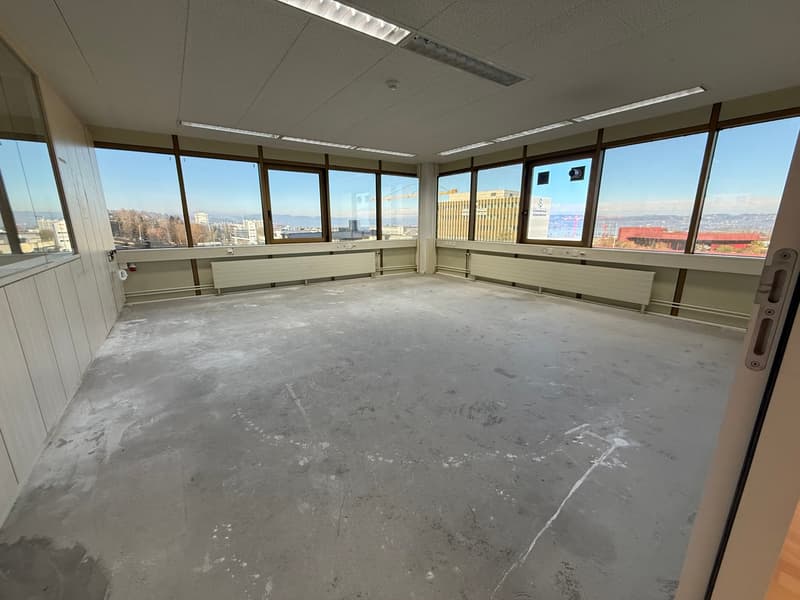 Exklusive Büroräumlichkeiten mit schönem Ausblick in Freienbach (15)