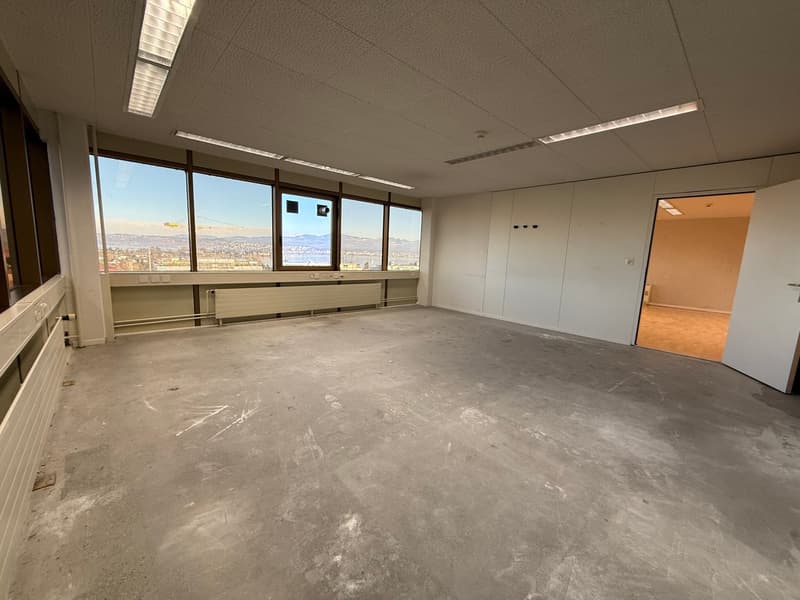 Exklusive Büroräumlichkeiten mit schönem Ausblick in Freienbach (16)
