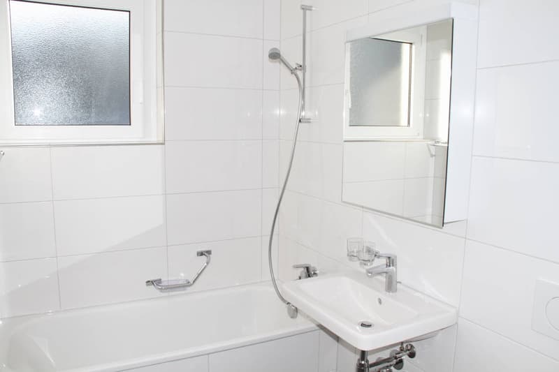 Grosszügige 2.5-Zimmer-Wohnung mit Balkon und schöner Aussicht in St. Gallen (3)