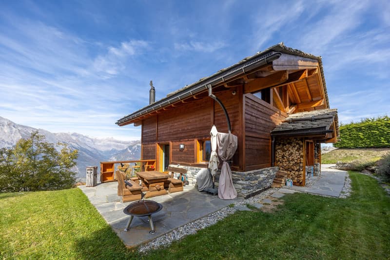 Chalet avec vue incroyable - disponible aux étrangers (1)