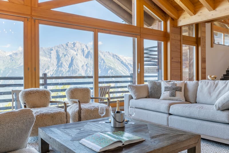 Chalet d'exception avec vue panoramique et ascenseur privatif (3)