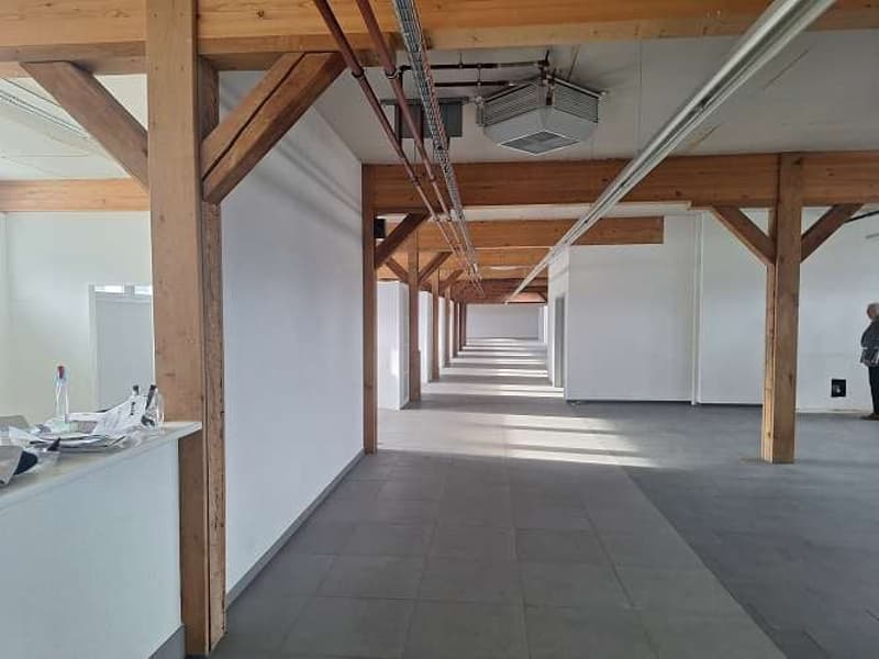1'700 m2 Verkaufs- Büro- und Lagerflächen an top Lage direkt beim Bahnhof und nahe SCHOPPING-MEILE (11)