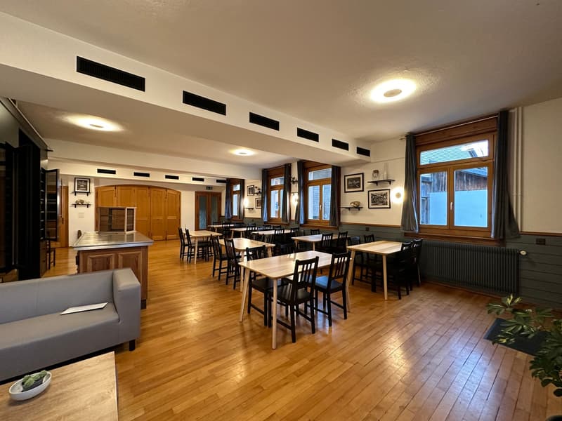 Charmant café-restaurant à louer au cœur de La Gruyère (2)