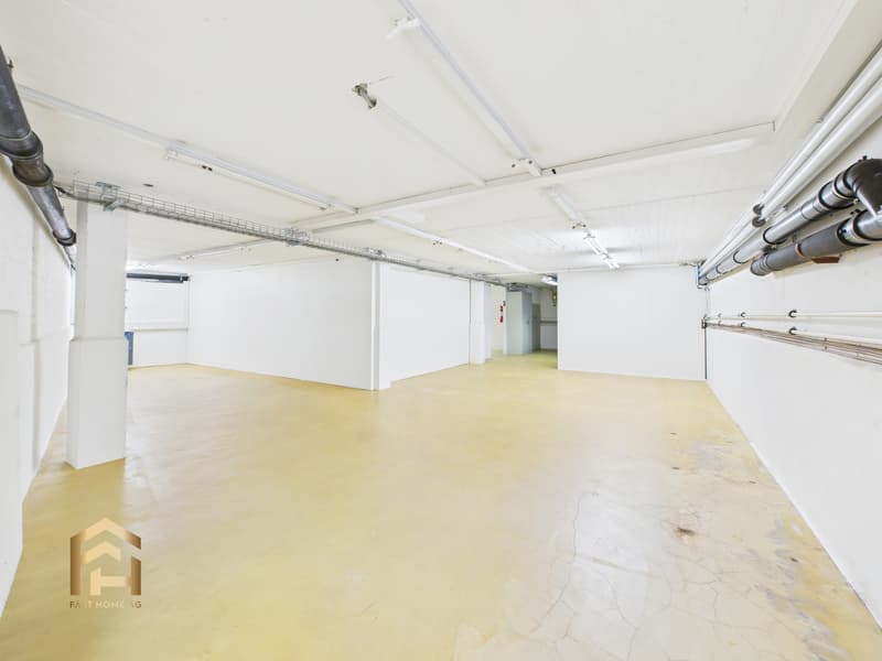 Attractive business location in top location on Bahnhofstrasse in Visp (13)