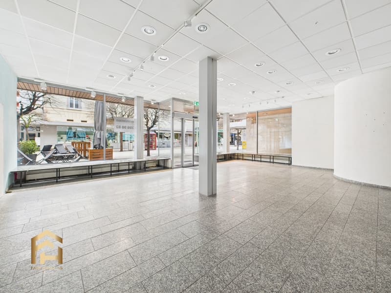 Attractive business location in top location on Bahnhofstrasse in Visp (1)