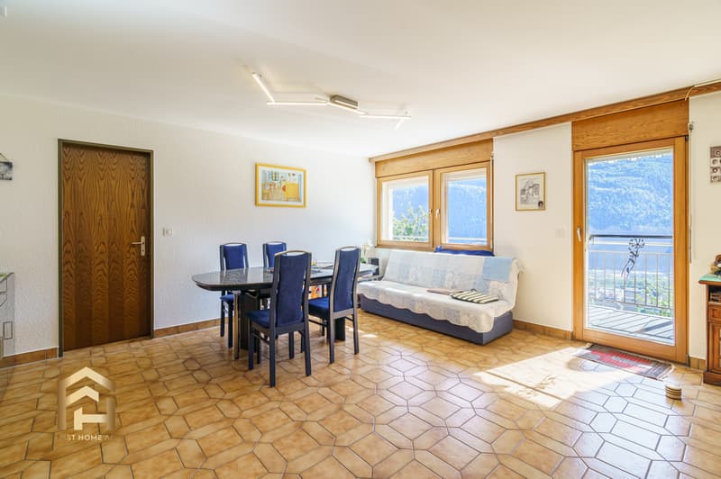 Sunny 2.5-room apartment with panoramic views in Hohtenn (5)