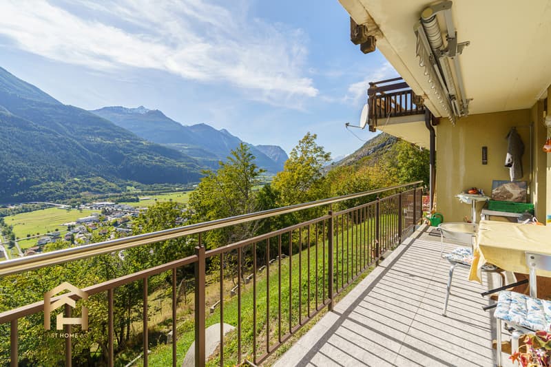 Sunny 2.5-room apartment with panoramic views in Hohtenn (8)